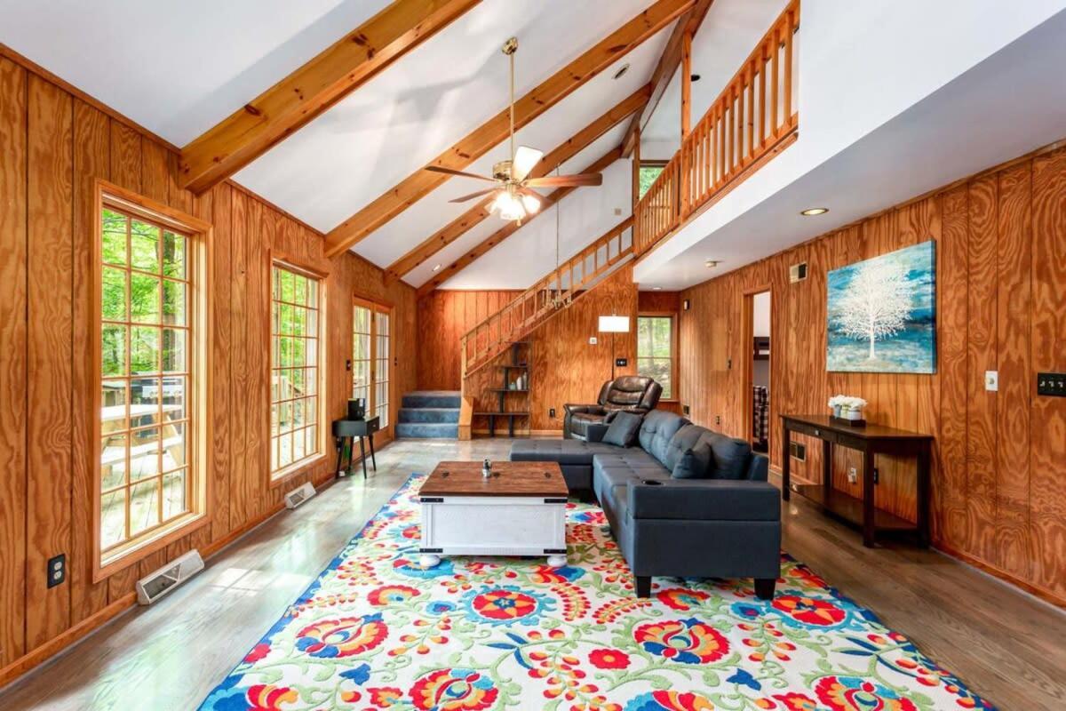 Huge Cabin W Hot Tub, Deck, Grill, Fire Pit, Wifi Berkeley Springs Esterno foto